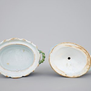 A Dutch Delft polychrome bird-form butter tub, 18th C. — photo 6