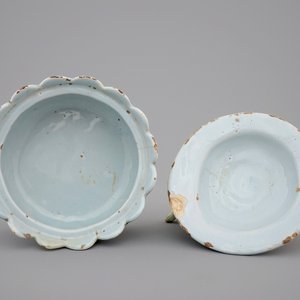 A Dutch Delft polychrome butter tub in the form of a pike, 18th C. — photo 7