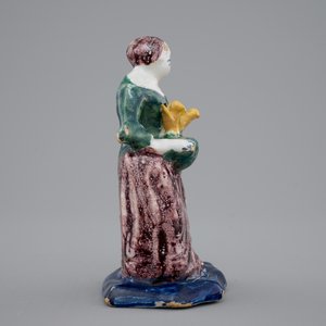 A Dutch Delft polychrome figure of a lady, 18th C. — photo 3