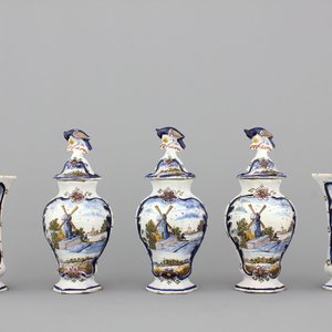 A Dutch Delft polychrome garniture with windmills, end of the 18th C. — 照片 1