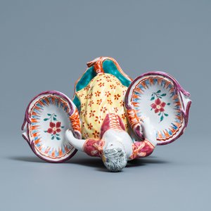 A Dutch Delft polychrome petit feu figural salt cellar, 18th C. — 照片 6
