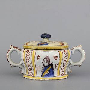 A Dutch Delft polychrome royalist portrait butter tub, 18th C. — photo 1