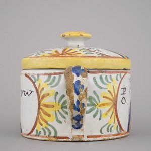 A Dutch Delft polychrome royalist portrait butter tub, 18th C. — photo 4