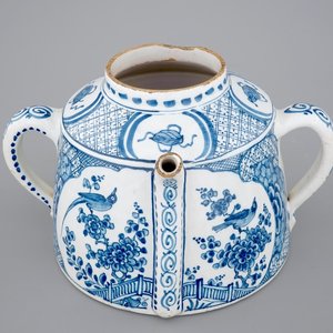 A Dutch Delft posset pot for the English market, early 18th C. — 照片 1