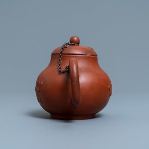 A Dutch Delft redware teapot and cover, ca. 1700 — photo 5
