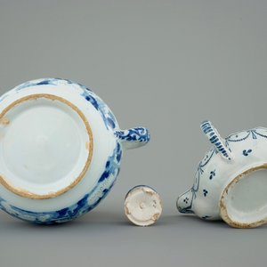 A Dutch Delft sauce boat, a miniature salt and a brandy bowl, 17/18th C. — 照片 6