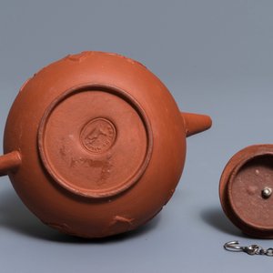 A Dutch Delft silver-mounted yixing style red earthenware teapot and cover, 1st quarter 18th C. — 照片 6