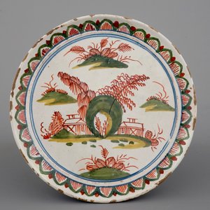 A Dutch Delft tripod saucer in cashemire palette, ca. 1700 — 照片 6