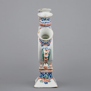 A Dutch Delft tulip vase in cashemire palette, ca. 1700 — photo 6