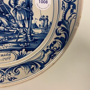 A Dutch Delftware blue and white dish with soldiers at camp, Makkum, dated 1764 — 照片 11