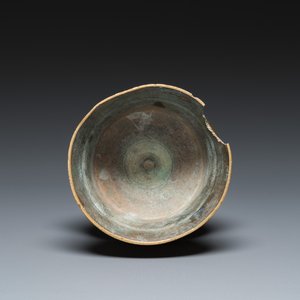 A Dutch or Flemish knotted bronze candlestick, 15/16th C. — photo 5