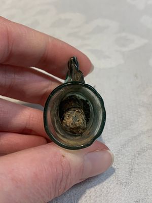 A Dutch or German green glass reliquary holder, excavated in Maastricht, 16/17th C. — 照片 6