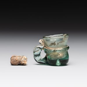 A Dutch or German green glass reliquary holder, excavated in Maastricht, 16/17th C. — 照片 3