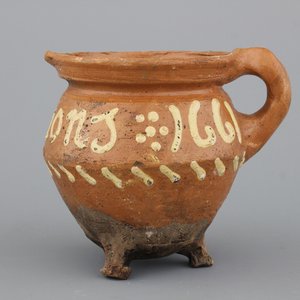 A Dutch slipware chamber pot, dated 1661 — photo 1