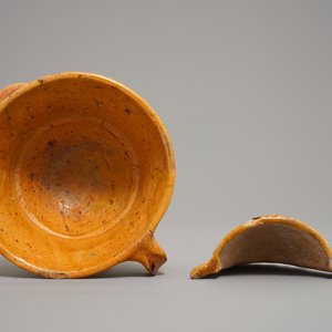 A Dutch slipware miniature fire bell dated 1613 and a bowl dated 1593, Northern Netherlands, 16/17th C. — 照片 6