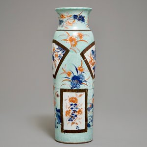 A European-decorated Chinese rouleau vase, Transitional period — photo 4