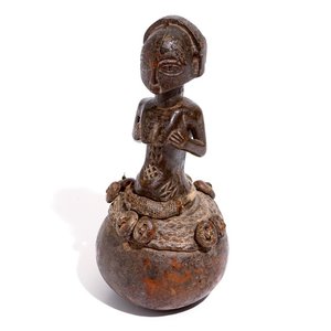 A female Luba calabash figure, D.R. Congo, mid 20th C. — photo 1