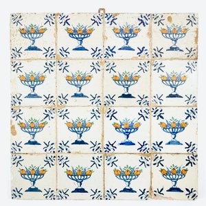 A field of 16 polychrome Dutch Delft tiles with tazza containing fruit, 17th C. — 照片 2