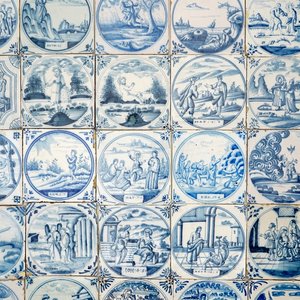 A field of 49 Dutch Delft blue and white tiles with religious scenes, 18/19th C. — 照片 1