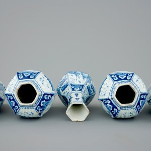 A fine 5-piece Dutch Delft blue and white garniture, 18th C. — 照片 6