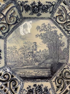 A fine and large blue and white Dutch Delft 'Frederic van Frytom-style' reticulated basket, 17th C. — photo 2