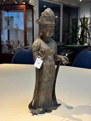 A fine and large Chinese bronze standing Buddha, Liao/Jin — photo 1