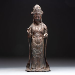 A fine and large Chinese bronze standing Buddha, Liao/Jin — photo 2