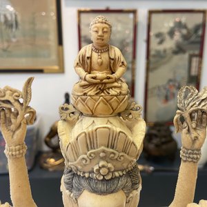A fine and large Chinese carved ivory figure of Avalokitesvara, 19th C. — 照片 12