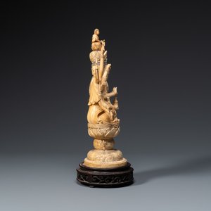 A fine and large Chinese carved ivory figure of Avalokitesvara, 19th C. — 照片 2