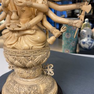 A fine and large Chinese carved ivory figure of Avalokitesvara, 19th C. — 照片 24