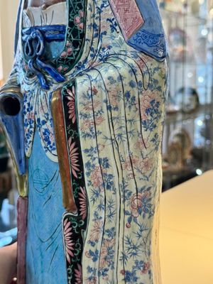 A fine and large Chinese famille rose Guanyin, Jiaqing — photo 13