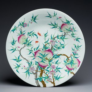 A fine and large Chinese famille rose 'nine peaches' dish, Qianlong mark, 19th C. — photo 1