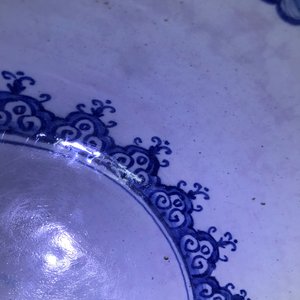 A fine and large Dutch Delft blue and white 'maritime subject' bowl depicting Atlas, 18th C. — 照片 17