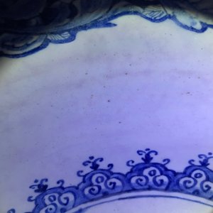 A fine and large Dutch Delft blue and white 'maritime subject' bowl depicting Atlas, 18th C. — 照片 9