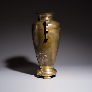 A fine and large Japanese mixed-metal bronze vase with handles, signed 'Dai Nihon Teikoku Ishikawa-ken Kanazawa Dōgyoku Kaisha sei', Meiji, 19th C. — 照片 2