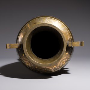 A fine and large Japanese mixed-metal bronze vase with handles, signed 'Dai Nihon Teikoku Ishikawa-ken Kanazawa Dōgyoku Kaisha sei', Meiji, 19th C. — 照片 5