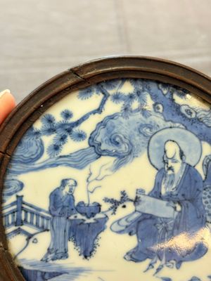 A fine and rare Chinese blue and white 'Shoulao' plaque with wooden mount, Wanli — photo 3