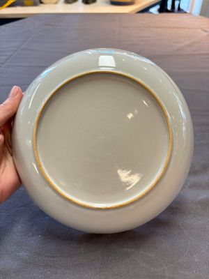 A fine and rare Chinese European-decorated semi-erotic plate, Qianlong, ca. 1770 — 照片 3