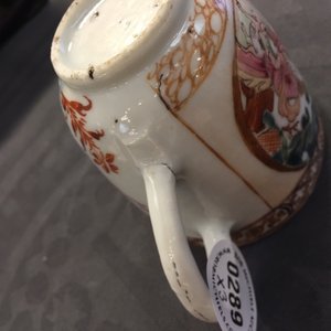 A fine and rare Chinese famille rose cup and saucer and a matching handled cup, Yongzheng — 照片 15