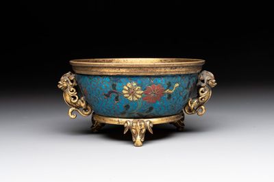 A fine and rare Chinese gilt cloisonné tripod censer with floral design and 'luduan' handles, Jingtai mark, 17th C.