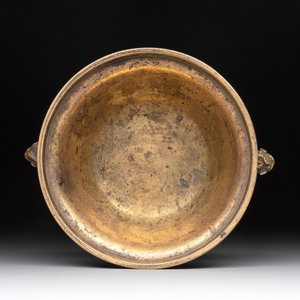 A fine and rare Chinese gilt cloisonné tripod censer with floral design and 'luduan' handles, Jingtai mark, 17th C. — photo 10