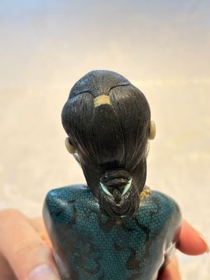 A fine and rare Chinese polychrome figure of a lady, Ye Yunhong Zhi 葉運紅製 mark, Republic — foto 15