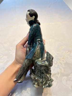 A fine and rare Chinese polychrome figure of a lady, Ye Yunhong Zhi 葉運紅製 mark, Republic — foto 2