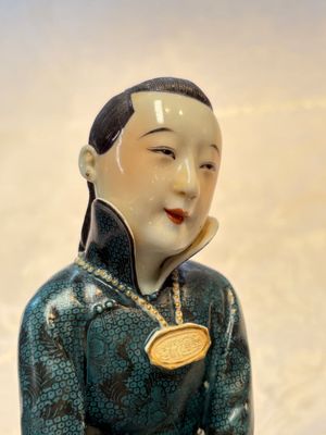 A fine and rare Chinese polychrome figure of a lady, Ye Yunhong Zhi 葉運紅製 mark, Republic — foto 7