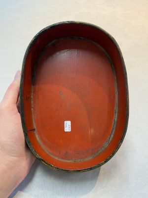 A fine and rare Chinese tortoiseshell-veneered and red-lacquered oval box and cover, signed Wang Wenzhi 王文治, Qianlong mark and of the period — photo 15