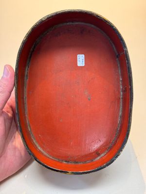 A fine and rare Chinese tortoiseshell-veneered and red-lacquered oval box and cover, signed Wang Wenzhi 王文治, Qianlong mark and of the period — photo 33