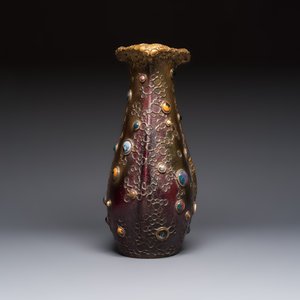 A fine Art Nouveau lustre-glazed faux jewel-embellished Amphora Gres-Bijou vase, Riessner, Stellmacher & Kessel, Czech Republic, early 20th C. — photo 4