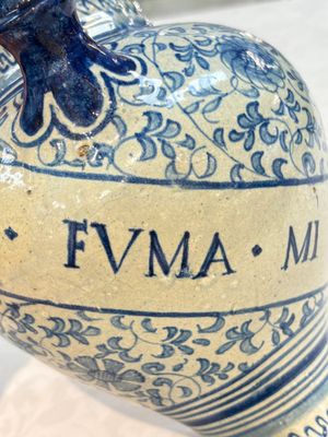 A fine blue and white Antwerp maiolica wet drug jar, 16th C. — photo 13