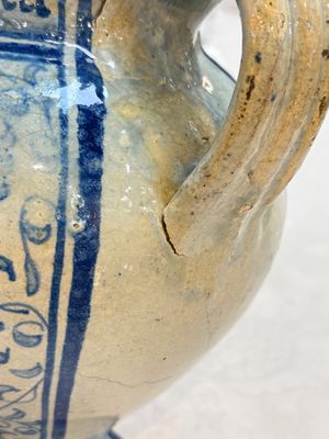 A fine blue and white Antwerp maiolica wet drug jar, 16th C. — photo 6