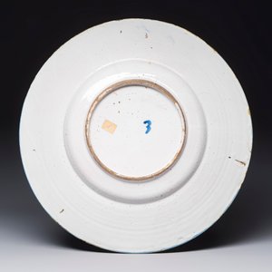 A fine blue and white Dutch Delft 'Birth of Venus' dish — foto 2